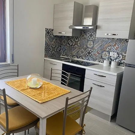 Apartment Casa Vacanze 1 *
